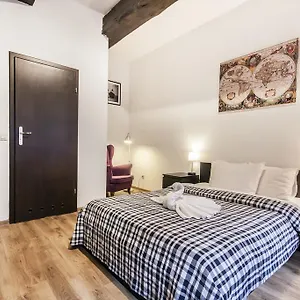 Hostel Happy 7 - Old Town